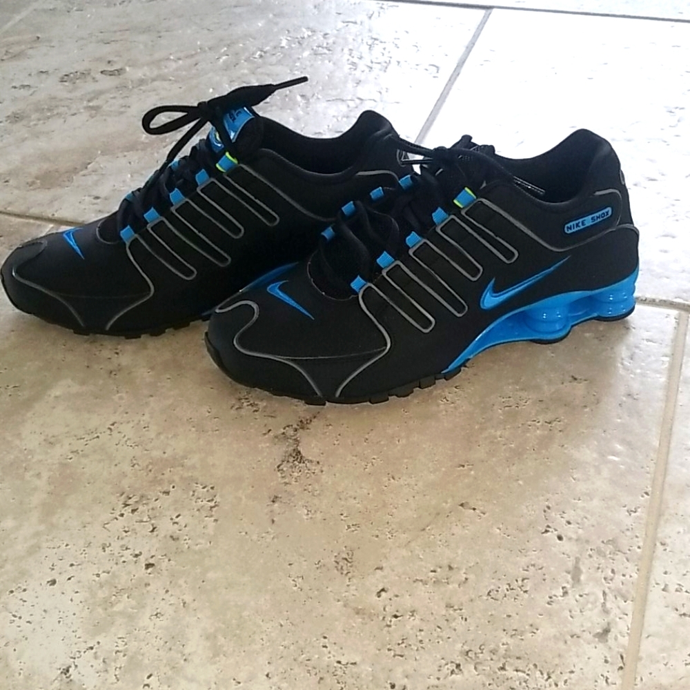 Nike Shox womens gym shoes